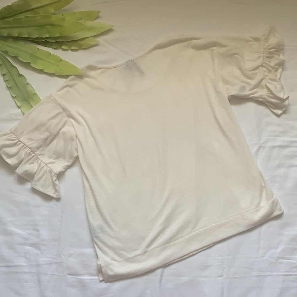 𝅺🌟LOVE Scarlett Split Hem Ruffle Sleeves Top🌟 - Picture 11 of 12